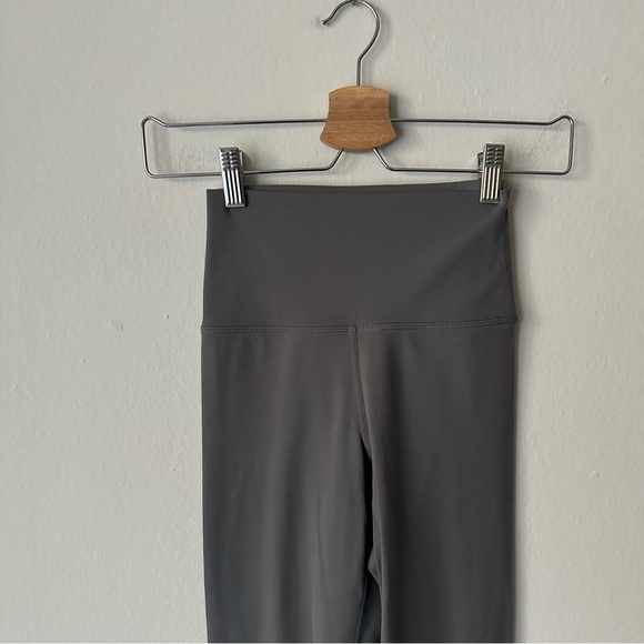Set Active Luxeform High-Waisted Gray Leggings XS - Picture 3 of 10